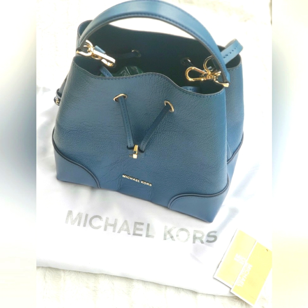 NWT Michael Kors bucket purse